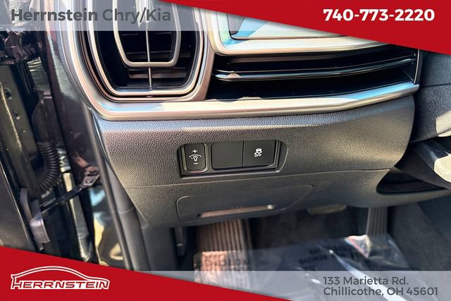 Used 2025 Kia Sorento S AWD/4WD image 17
