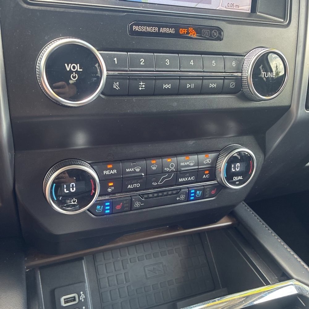 Used 2019 Ford Expedition Max Platinum AWD/4WD image 11