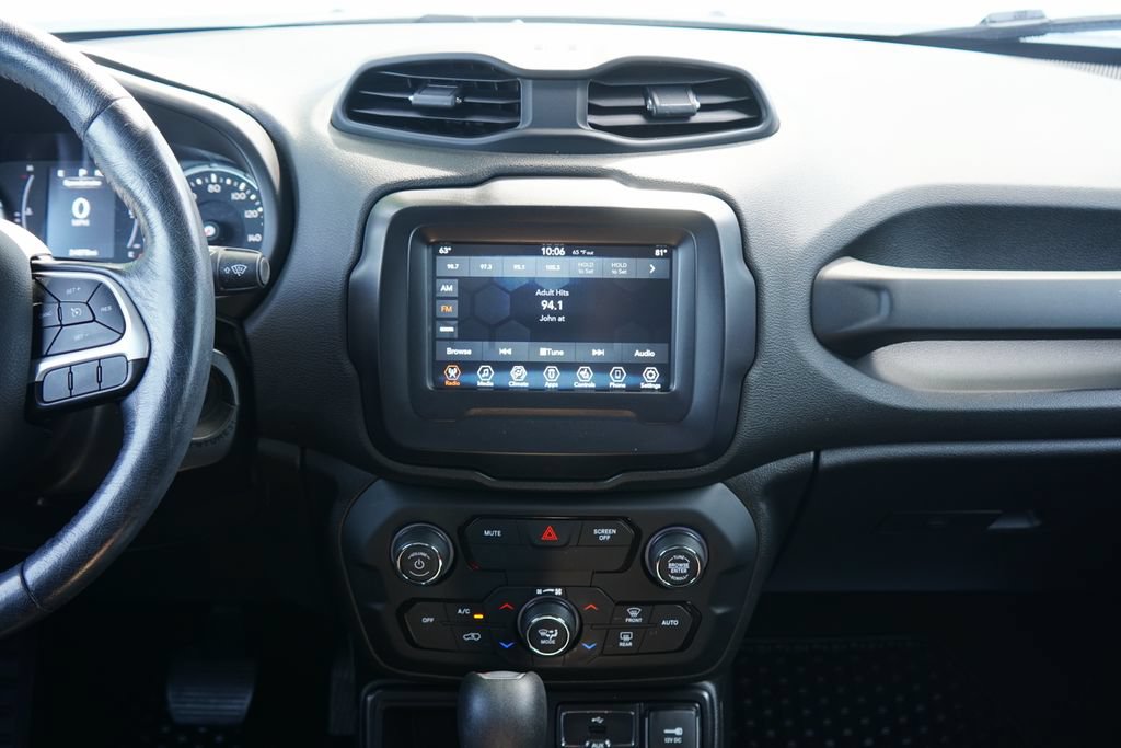 Used 2019 Jeep Renegade Latitude w/ Cold Weather Group FWD image 23