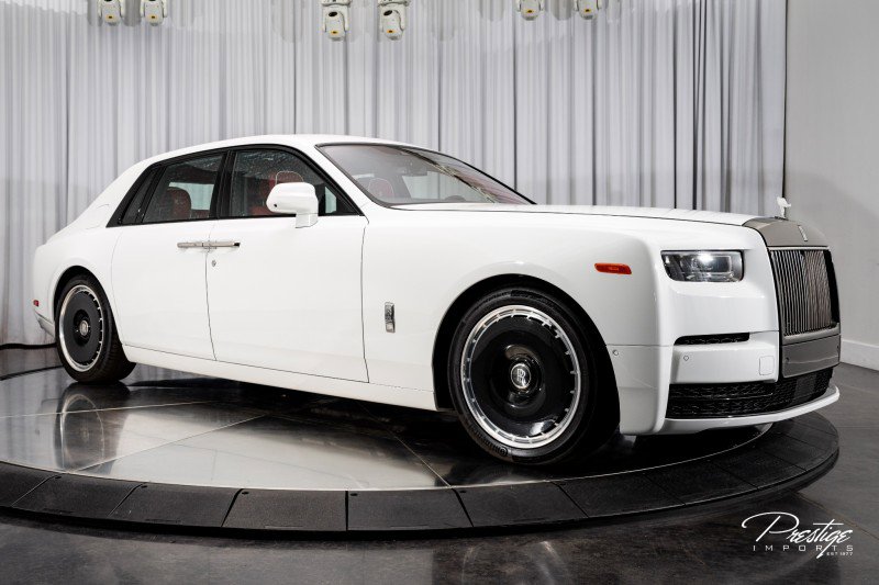 Used 2024 Rolls-Royce Phantom Sedan image 22
