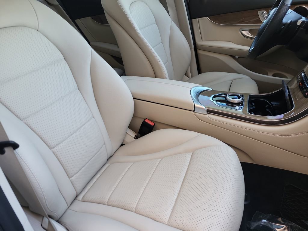 Used 2019 Mercedes-Benz GLC 300 4MATIC image 13