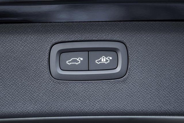 New 2026 Volvo XC90 B6 Plus w/ Protection Package Premier image 10