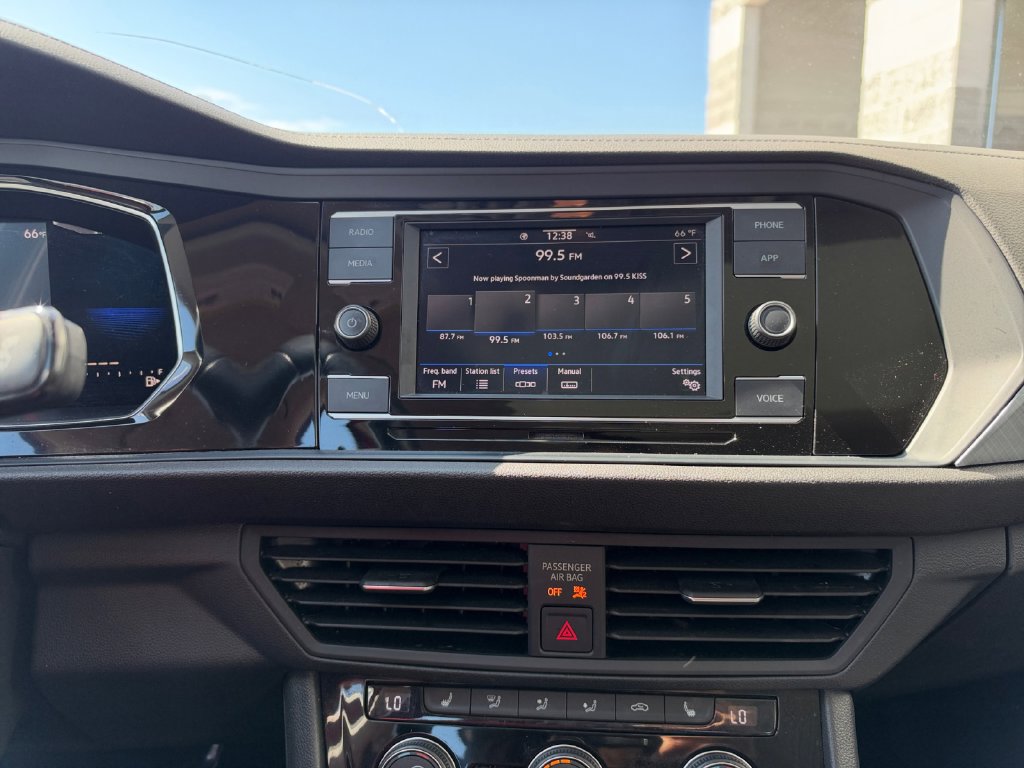 Used 2023 Volkswagen Jetta SE FWD image 20