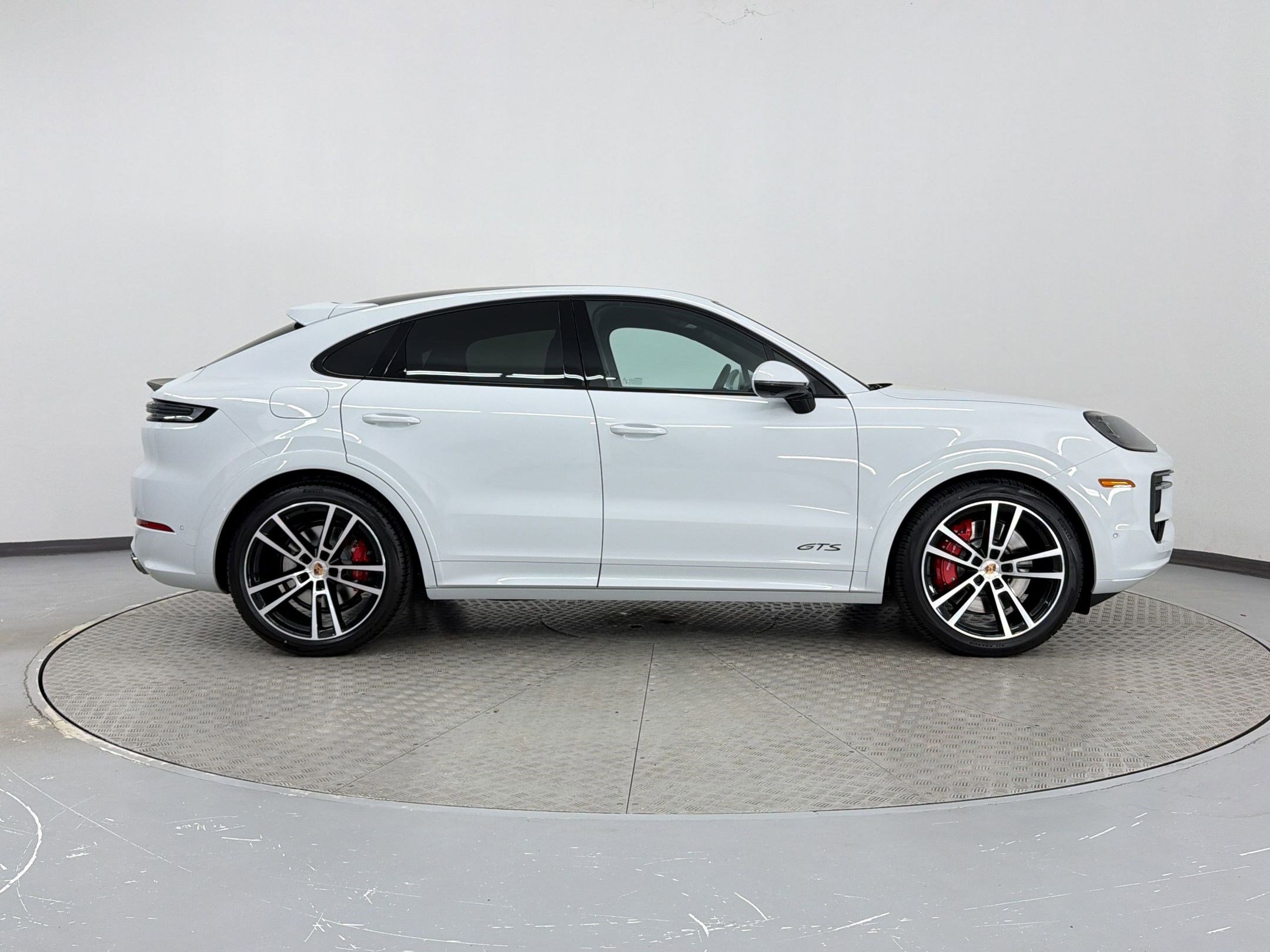 New 2026 Porsche Cayenne GTS AWD/4WD image 8