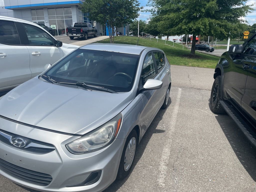 Used 2013 Hyundai Accent GS FWD image 3