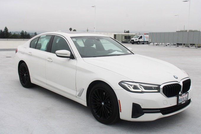 Used 2023 BMW 530i w/ Convenience Package RWD image 2