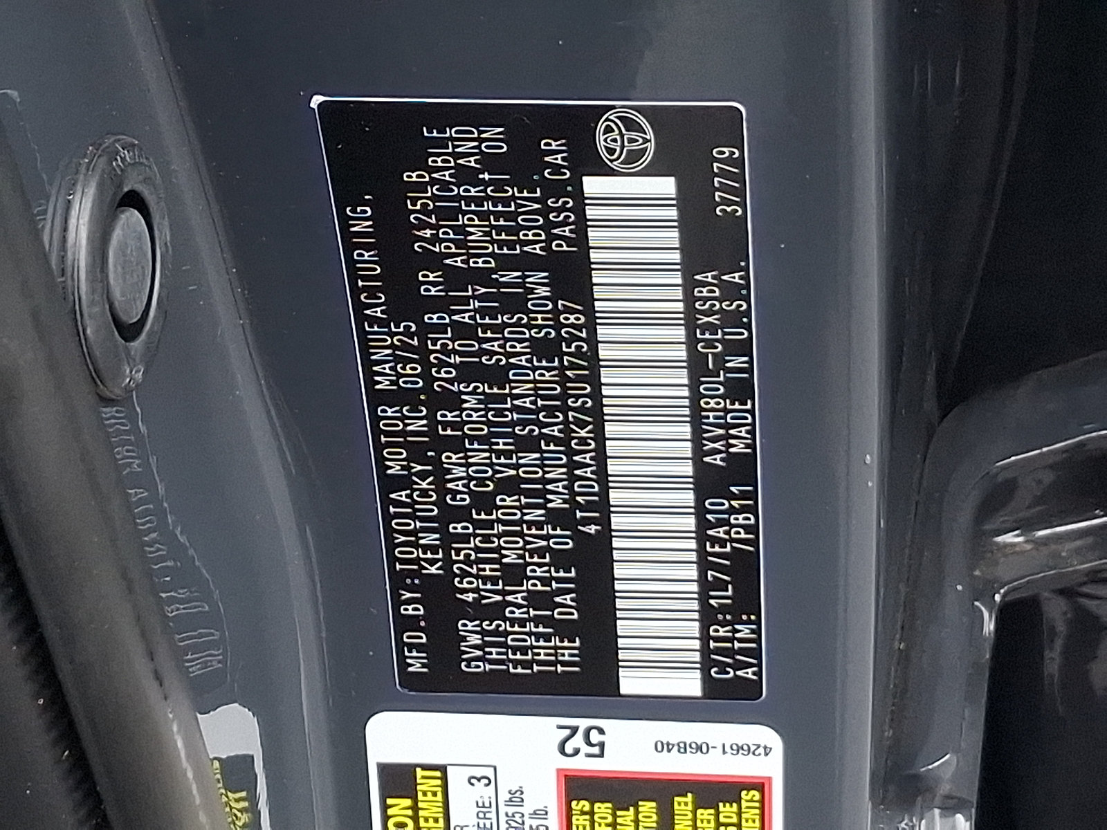 Used 2025 Toyota Camry SE w/ Convenience Package FWD image 25