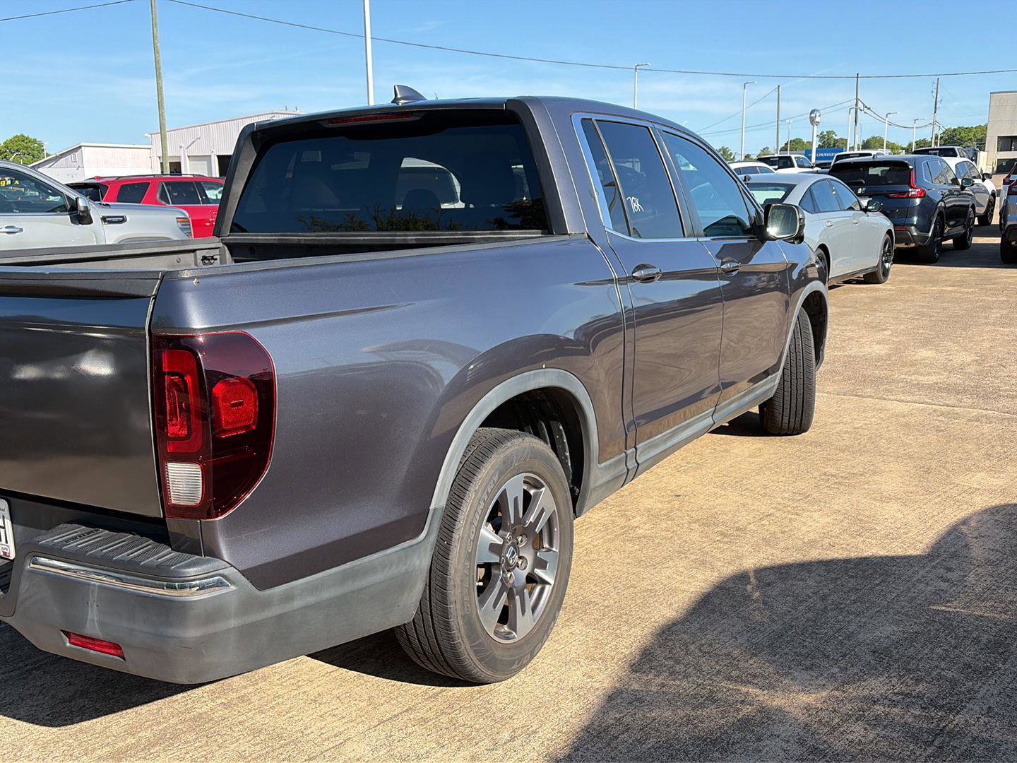 Used 2017 Honda Ridgeline RTL-T image 2