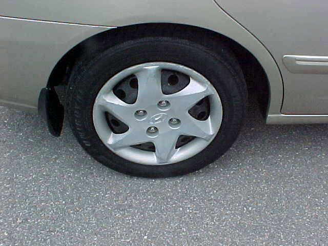 Used 2005 Hyundai Elantra GLS image 10