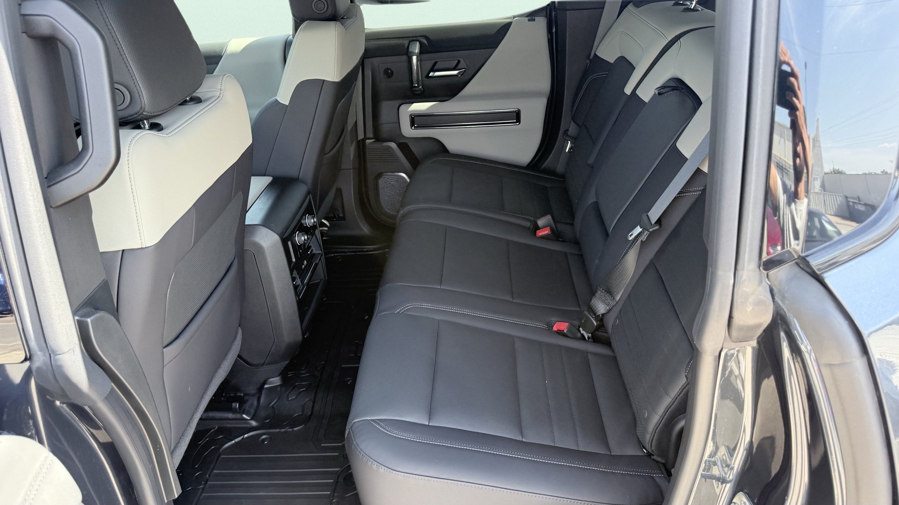 Used 2026 GMC Hummer EV SUV AWD/4WD image 30