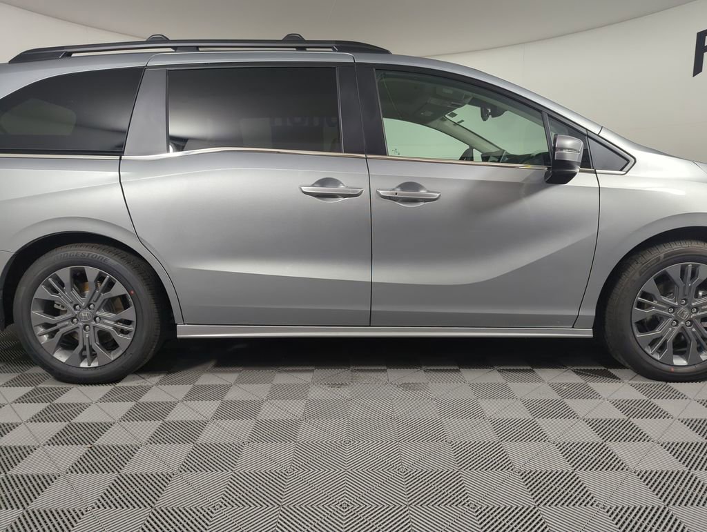 New 2026 Honda Odyssey Touring image 6