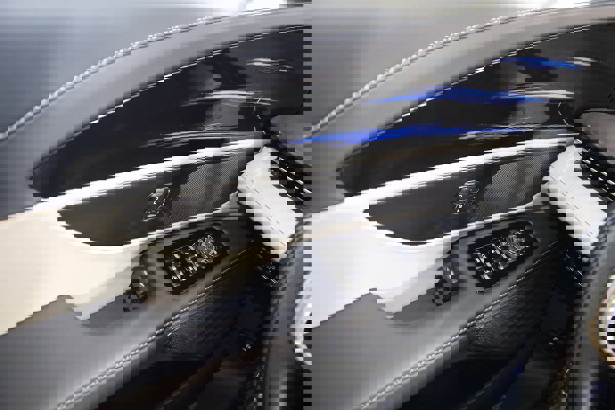 Used 2025 Lincoln Nautilus Premier image 31