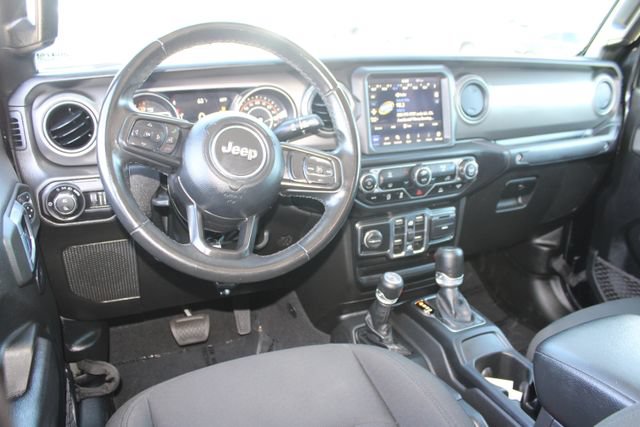 Used 2022 Jeep Gladiator Overland AWD/4WD image 18
