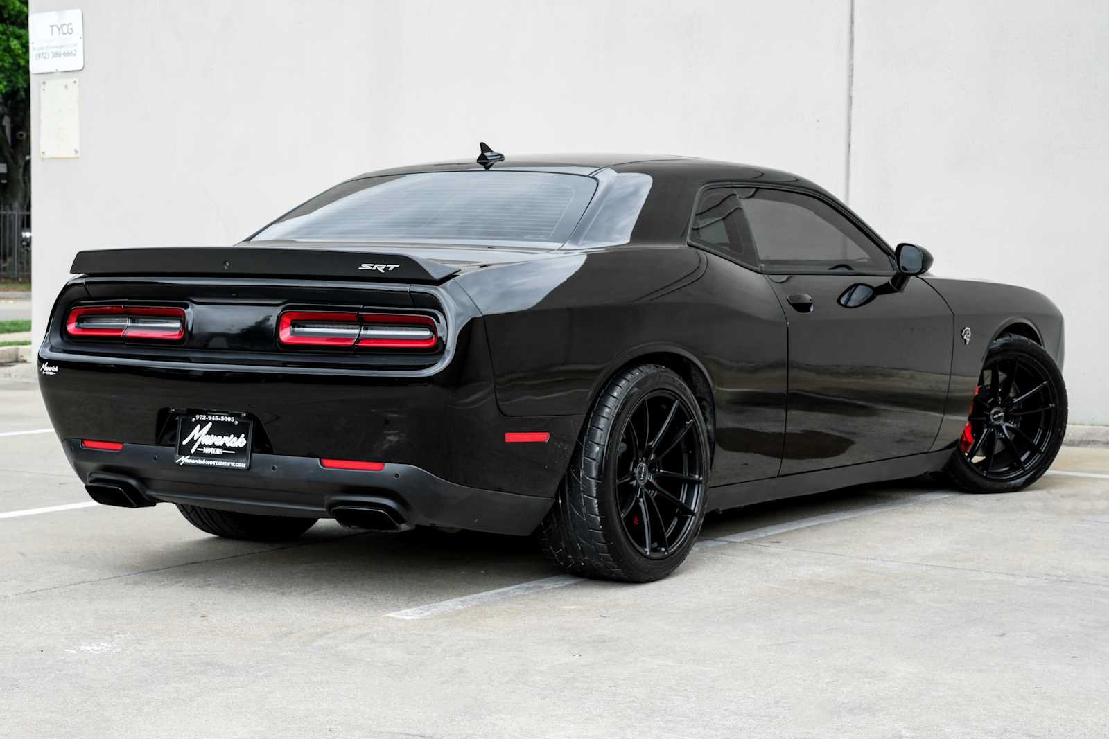 Used 2016 Dodge Challenger SRT Hellcat RWD image 6