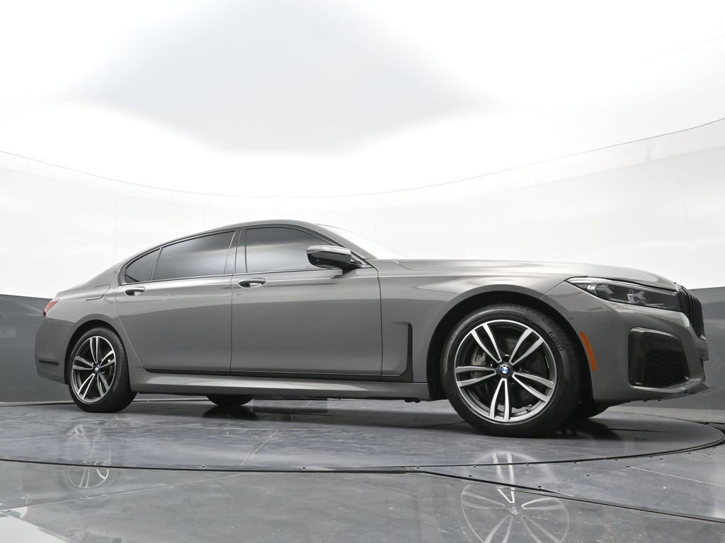 Used 2022 BMW 750i xDrive w/ Executive Package AWD/4WD image 22