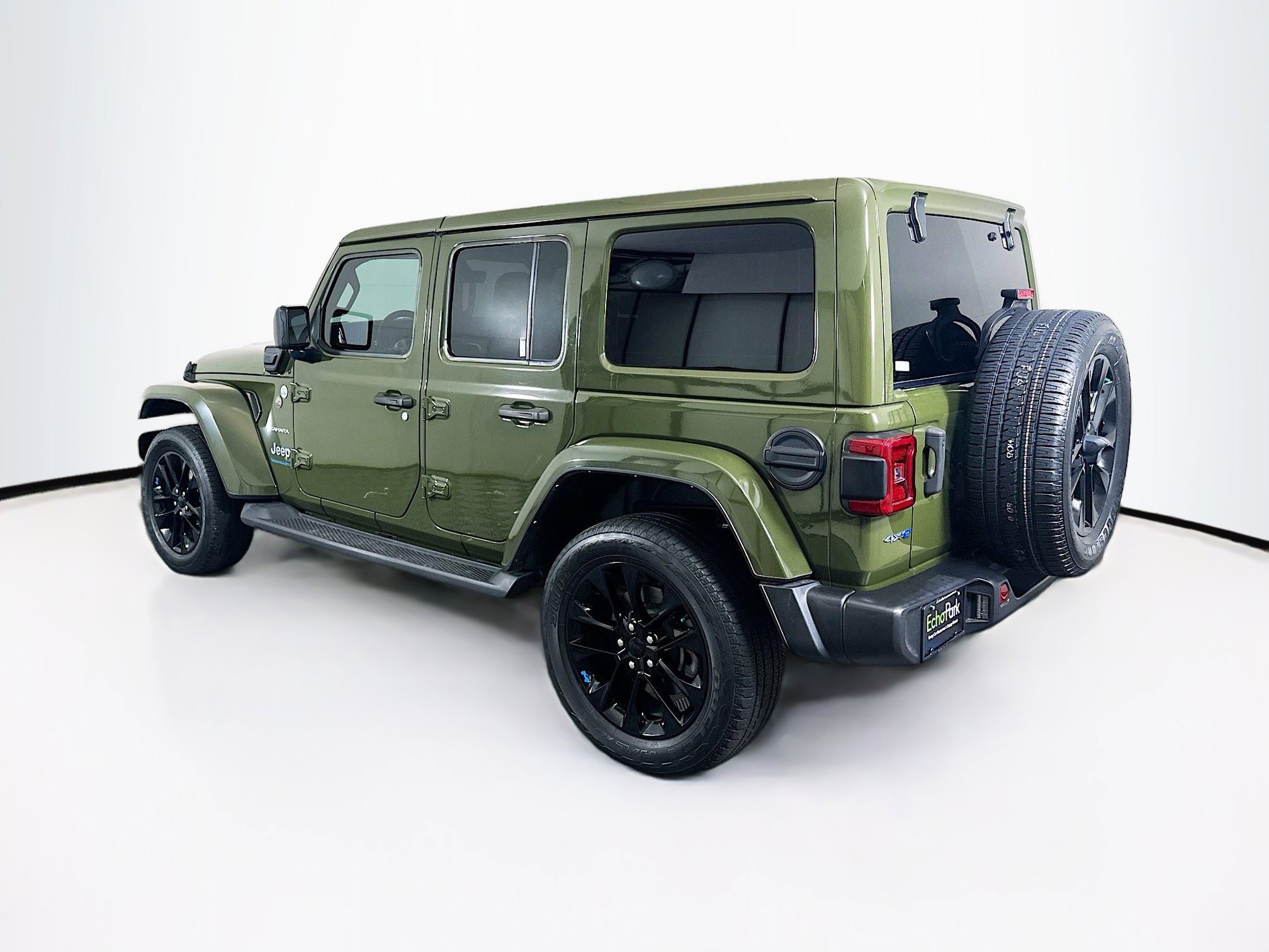Used 2023 Jeep Wrangler Sahara image 5
