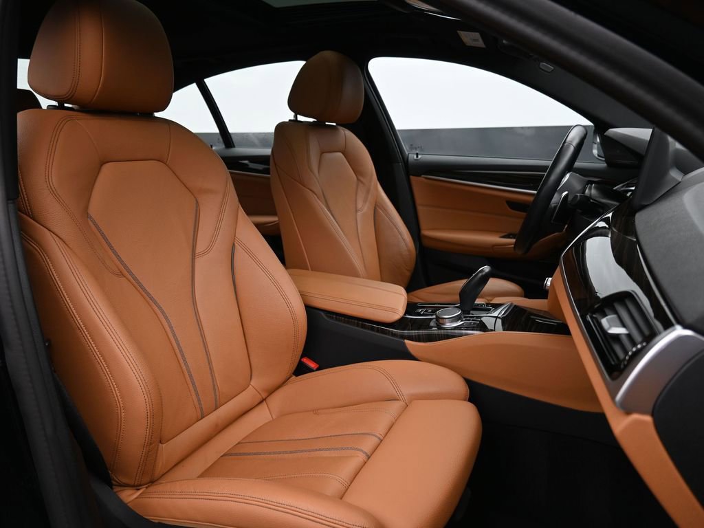 Used 2023 BMW 540i xDrive w/ M Sport Package image 26