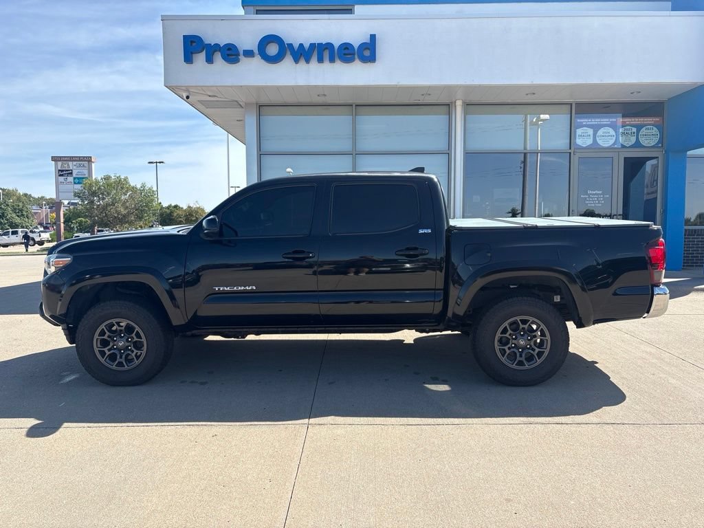 Used 2018 Toyota Tacoma SR5 AWD/4WD image 8