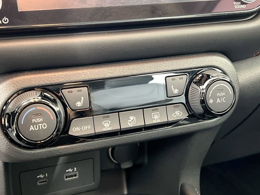 Used 2024 Nissan Kicks SR w/ SR Premium Package image 15