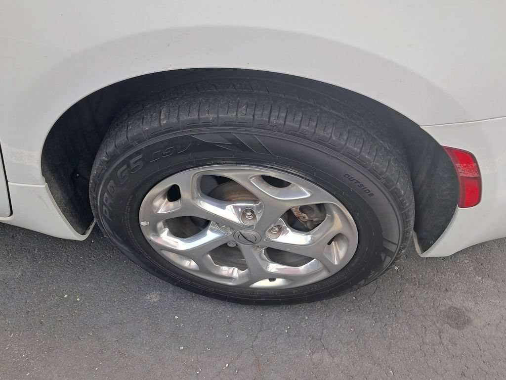 Used 2021 Chrysler Pacifica Limited AWD/4WD image 9