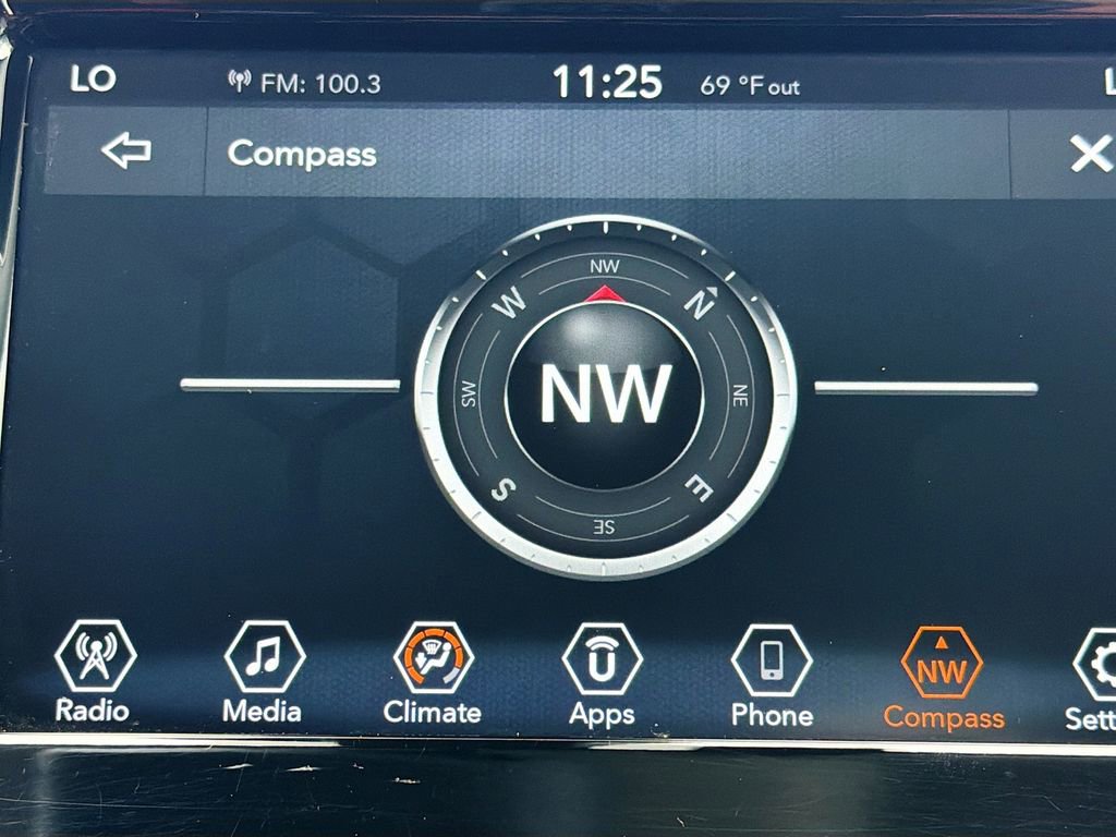 Used 2021 Jeep Compass Latitude image 30