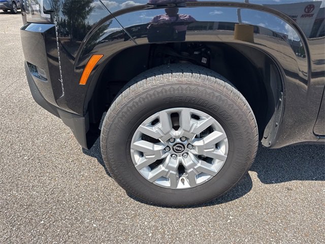 Used 2023 Nissan Frontier SV image 10