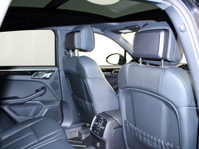 Certified 2024 Porsche Macan image 23