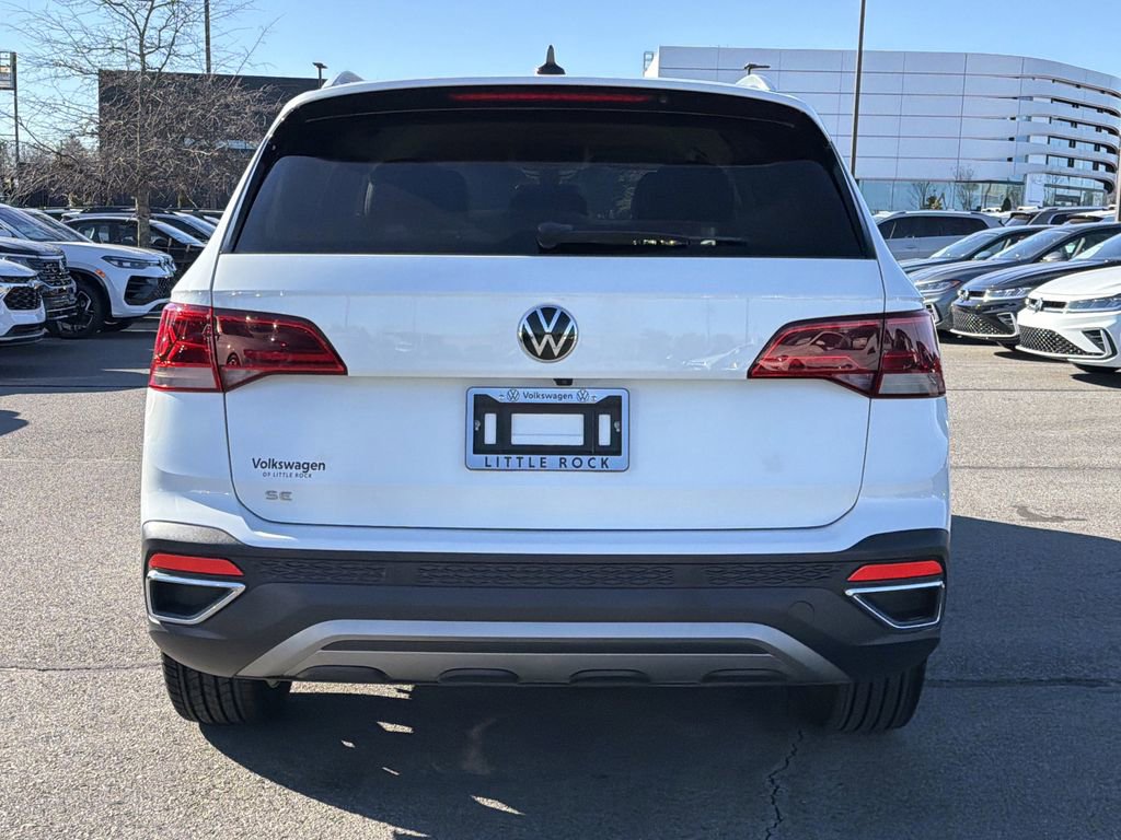 Used 2023 Volkswagen Taos SE image 4