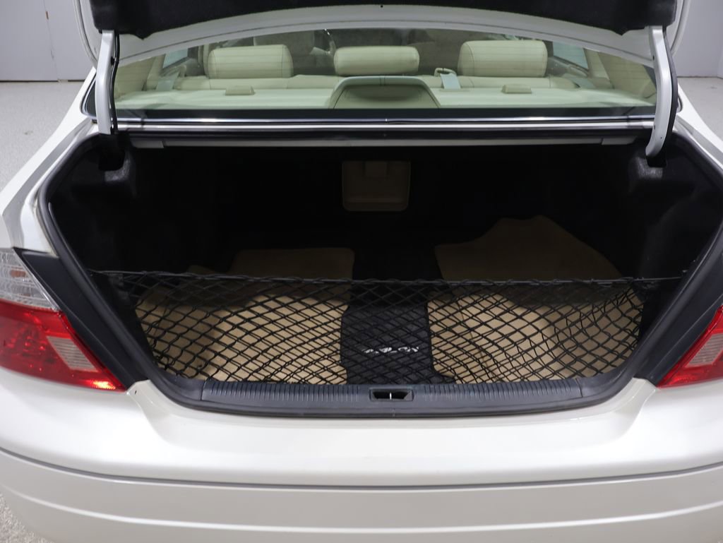 Used 2004 Toyota Avalon XLS image 4