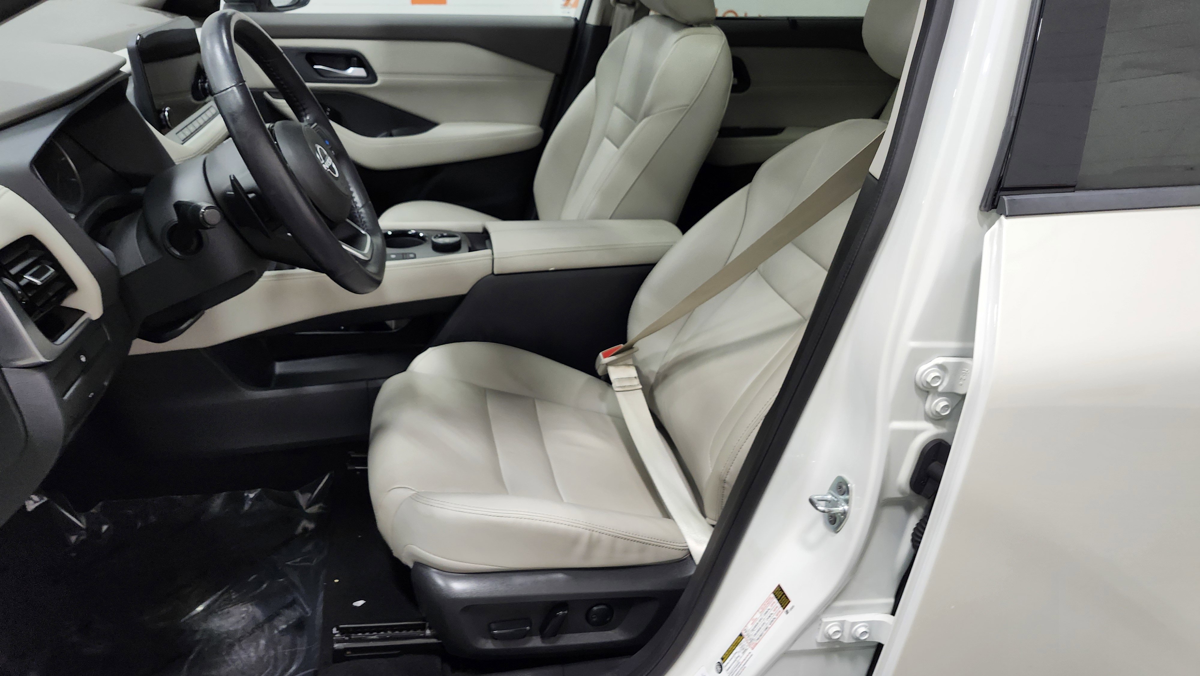 Used 2023 Nissan Rogue SL w/ SL Premium Package image 27