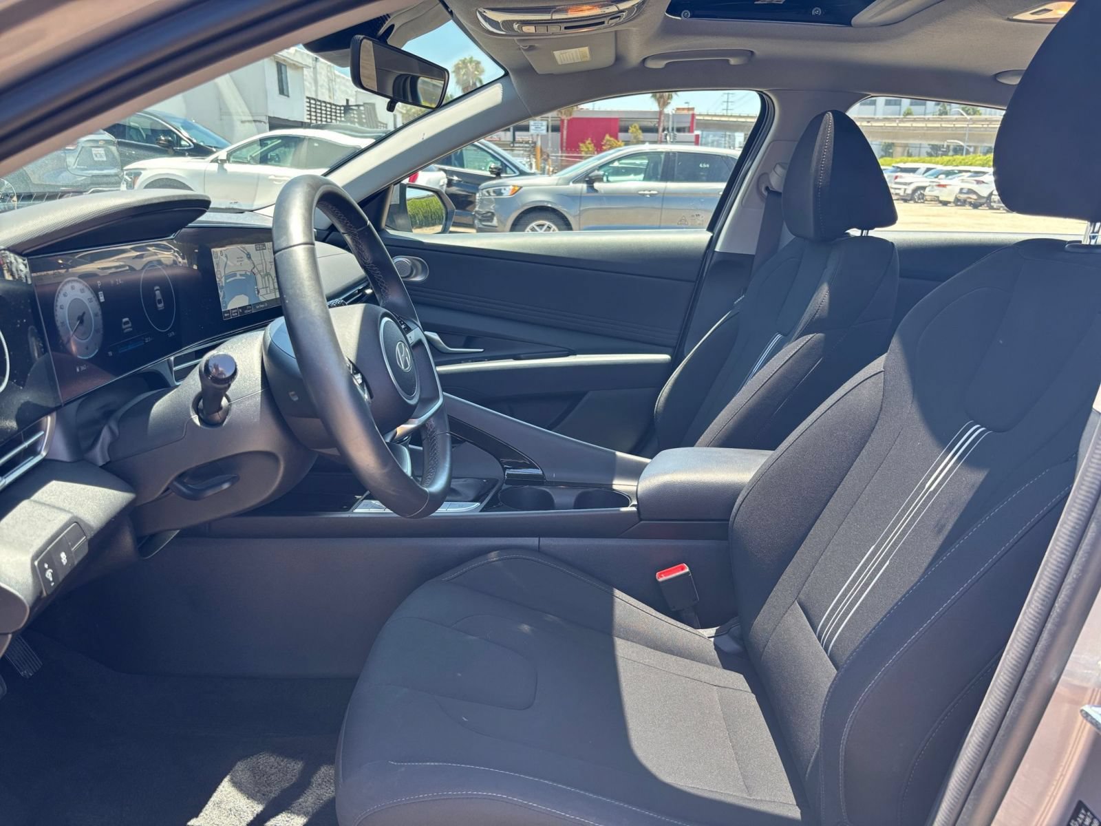 Used 2025 Hyundai Elantra SEL FWD image 27