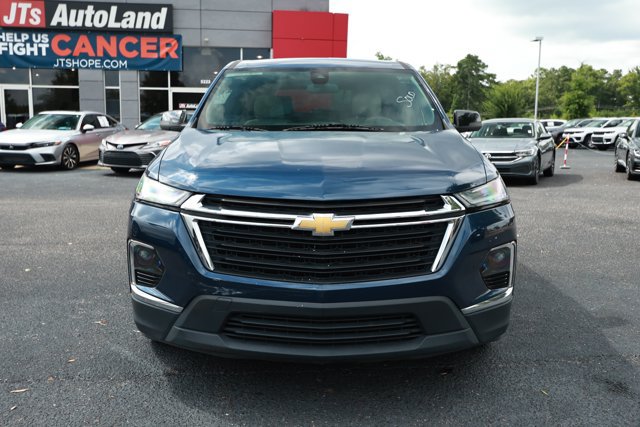 Used 2023 Chevrolet Traverse LS FWD image 2
