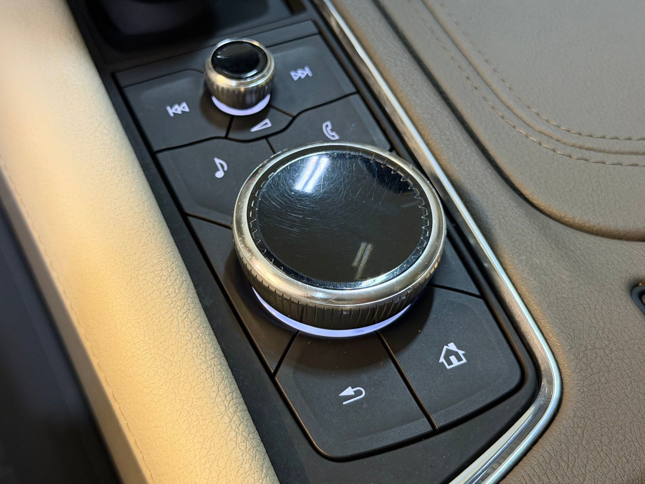 Used 2020 Cadillac XT5 Premium Luxury FWD image 35