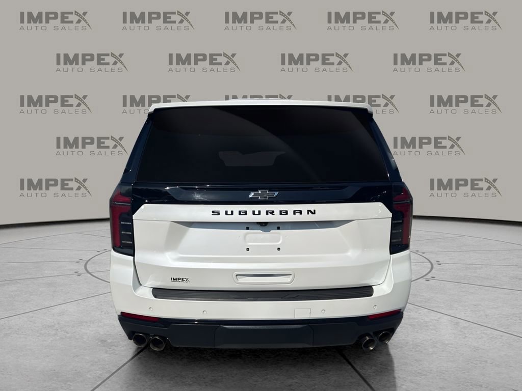 Used 2025 Chevrolet Suburban Z71 AWD/4WD image 4