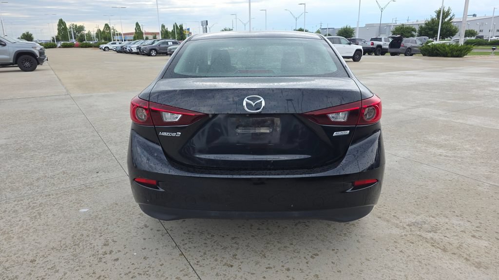 Used 2018 MAZDA MAZDA3 Sport FWD image 4