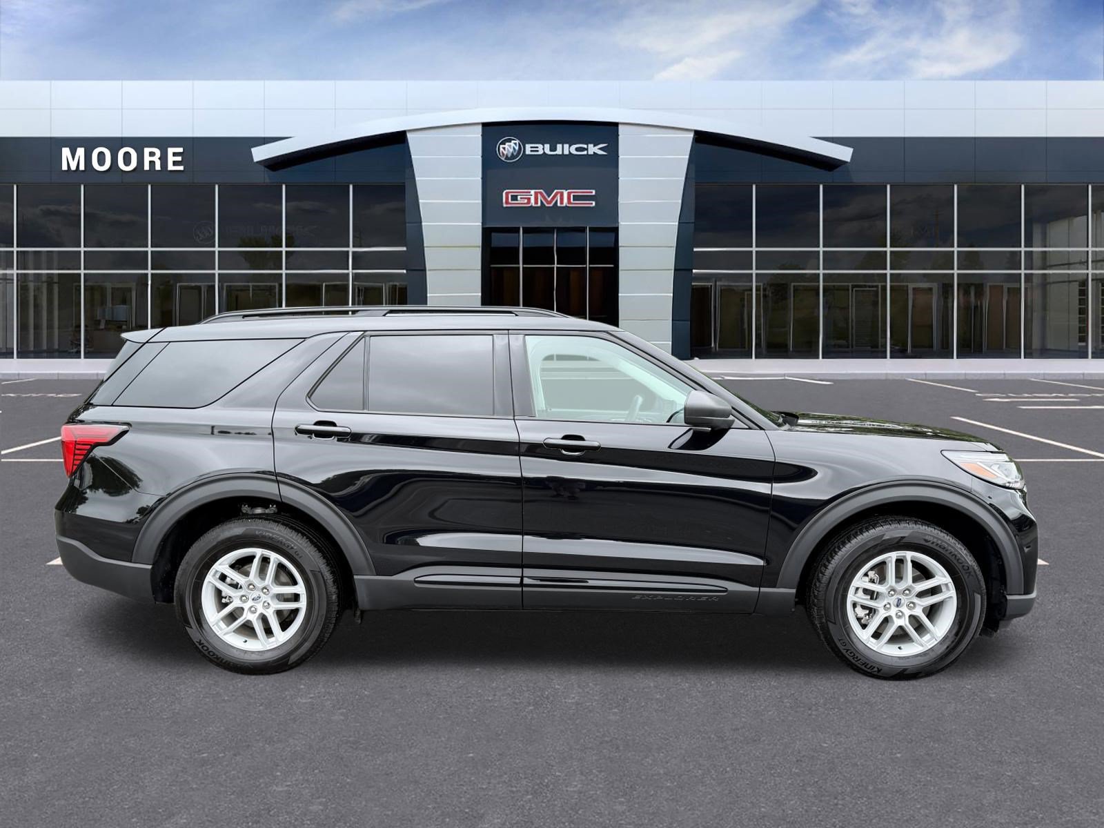 Used 2026 Ford Explorer Active AWD/4WD image 2