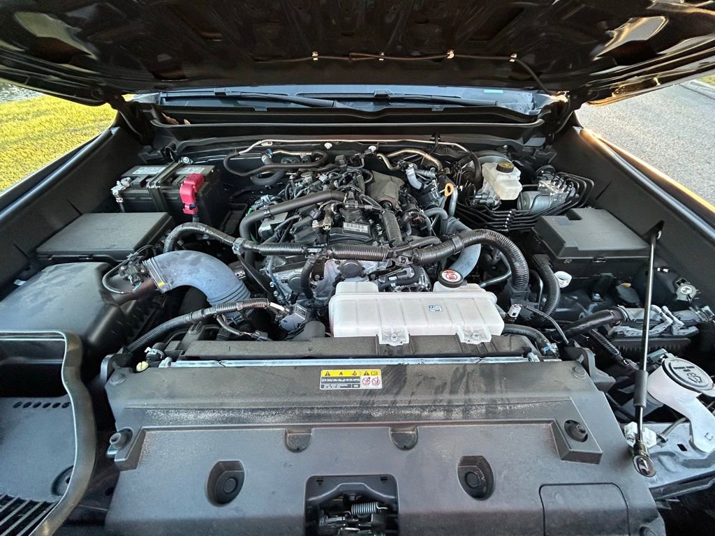 Certified 2025 Toyota Tacoma SR5 AWD/4WD image 11