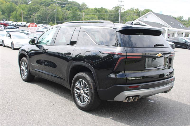 Used 2026 Chevrolet Traverse LT FWD image 6