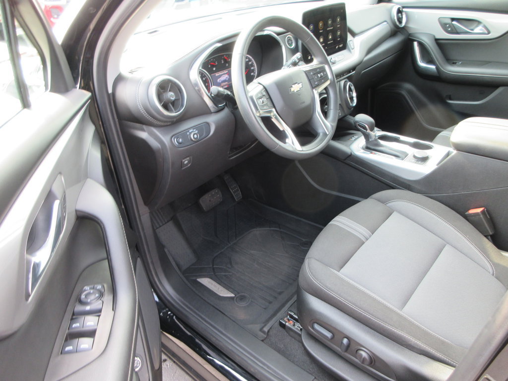Used 2024 Chevrolet Blazer LT w/ Convenience Package FWD image 12