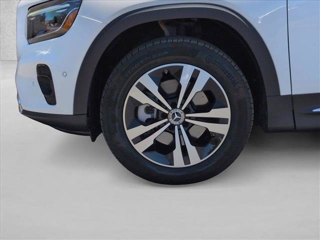 Used 2025 Mercedes-Benz GLB 250 4MATIC w/ Winter Package image 24