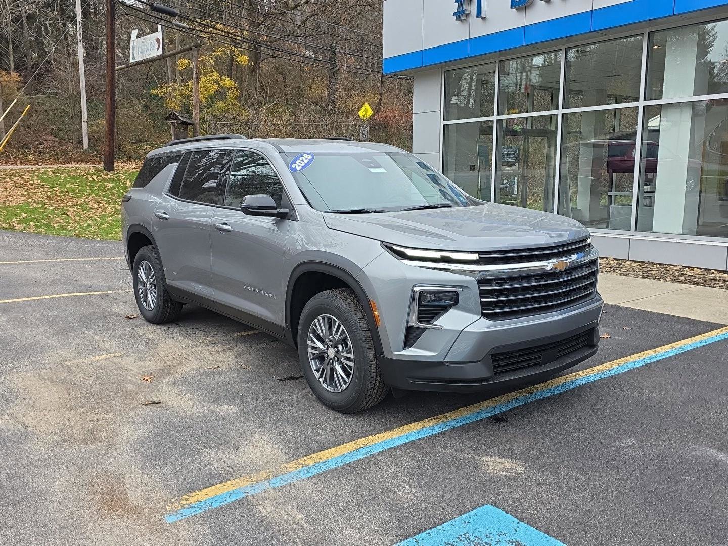 New 2026 Chevrolet Traverse LT image 3