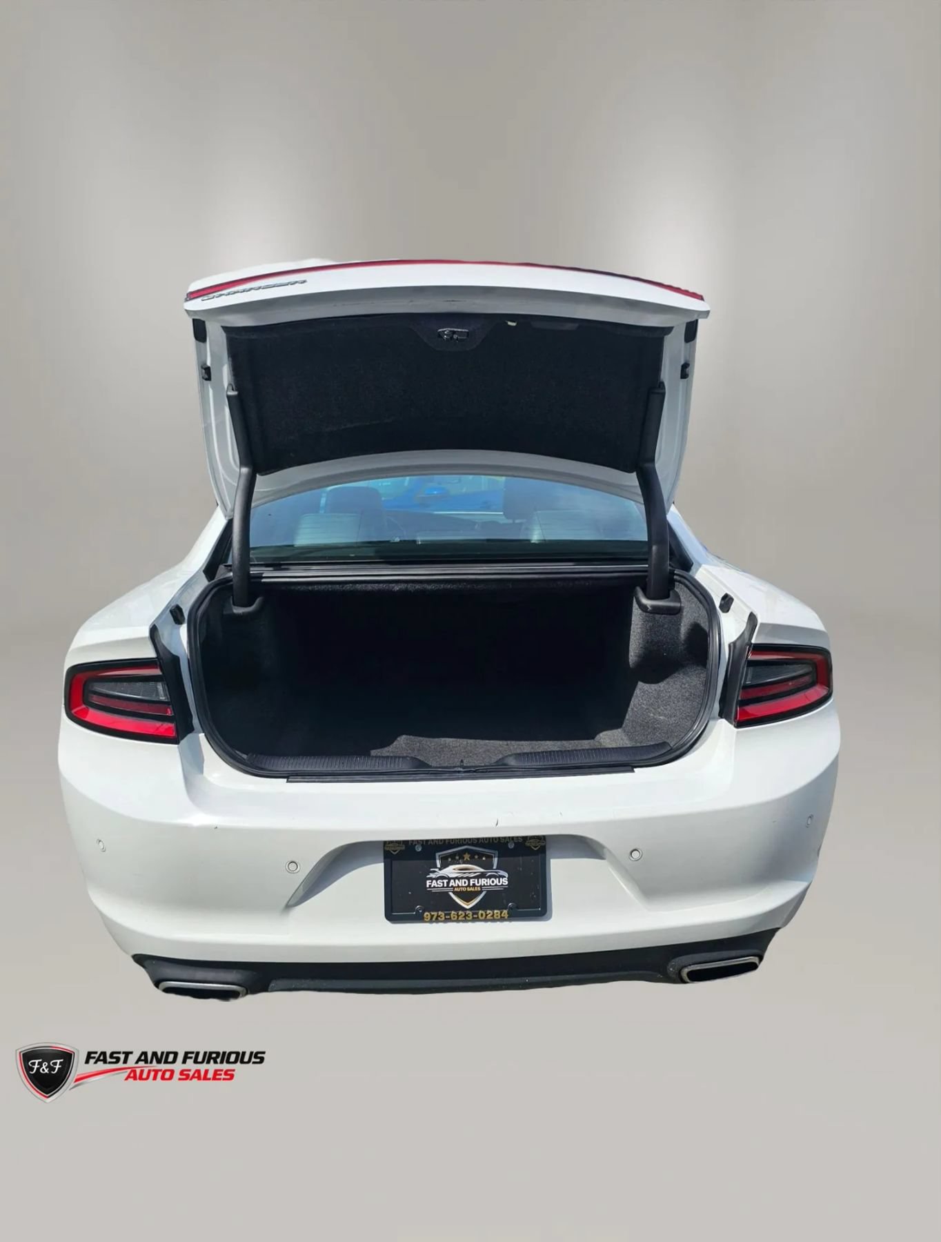 Used 2021 Dodge Charger SXT w/ Leather Interior Group RWD image 33