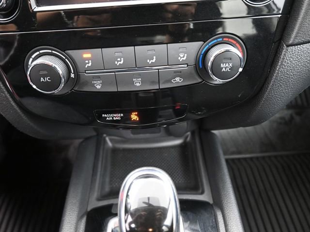 Used 2018 Nissan Rogue S image 4