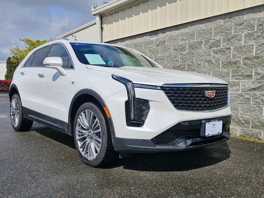 Used 2024 Cadillac XT4 Premium Luxury image 13