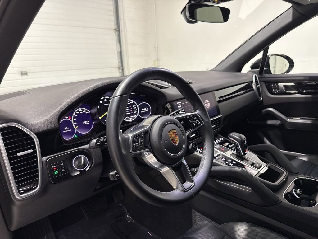 Used 2023 Porsche Cayenne w/ Premium Package AWD/4WD image 9