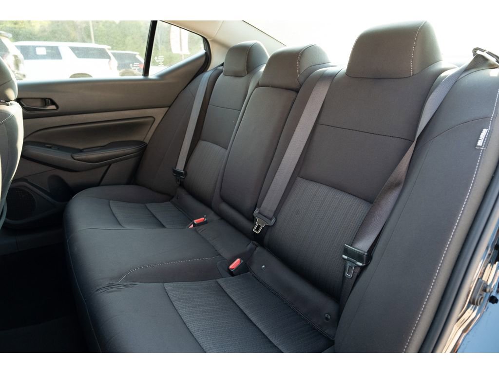 Used 2025 Nissan Altima 2.5 SV image 13