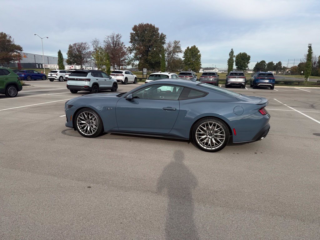 Used 2025 Ford Mustang GT Premium RWD image 8