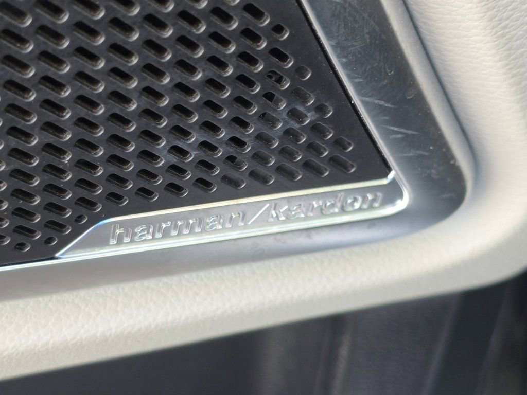 Used 2022 Kia Telluride SX w/ Towing Package FWD image 25