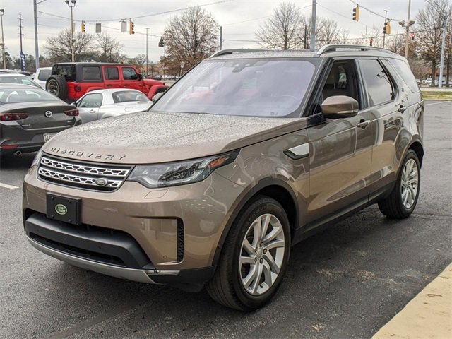 Used 2017 Land Rover Discovery HSE image 4