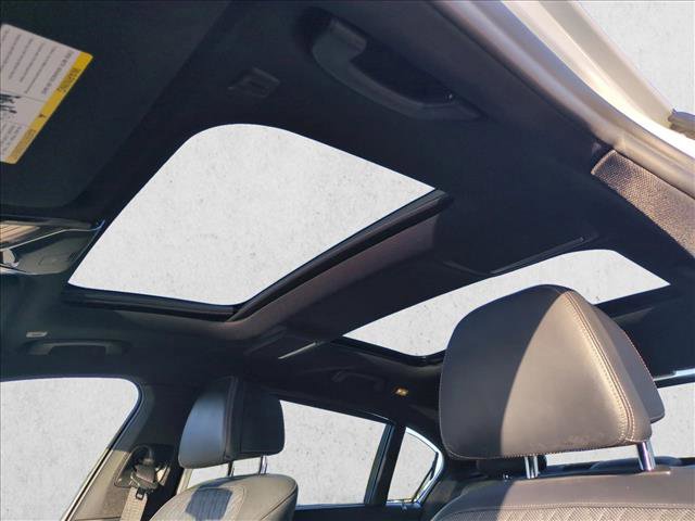 Used 2019 BMW 740i w/ Executive Package RWD image 16